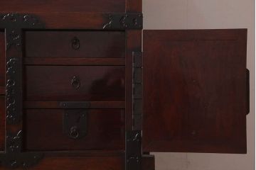 アンティーク家具　古民具・骨董　前面欅材製　江戸明治期の三国車箪笥