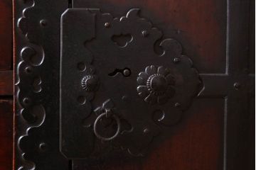 アンティーク家具　古民具・骨董　前面欅材製　江戸明治期の三国車箪笥