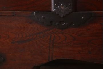 アンティーク家具　古民具・骨董　前面欅材製　江戸明治期の三国車箪笥