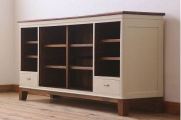 アンティーク家具　アンティークホワイトペイント　脚付きローボード