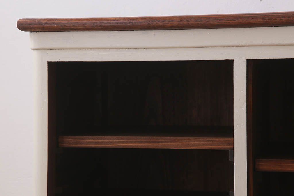 アンティーク家具　アンティークホワイトペイント　脚付きローボード