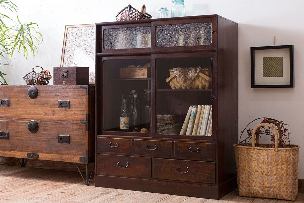 アンティーク家具　ダイヤガラス入り!和製アンティークの古い茶箪笥