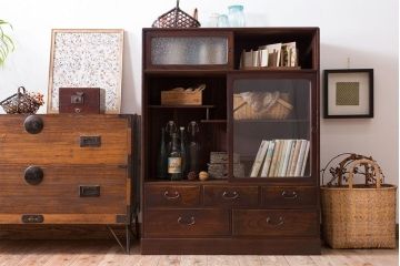 アンティーク家具　ダイヤガラス入り!和製アンティークの古い茶箪笥