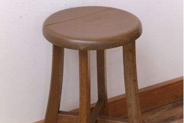 アンティーク家具　シンプルデザイン　アンティークの丸型スツール(3)