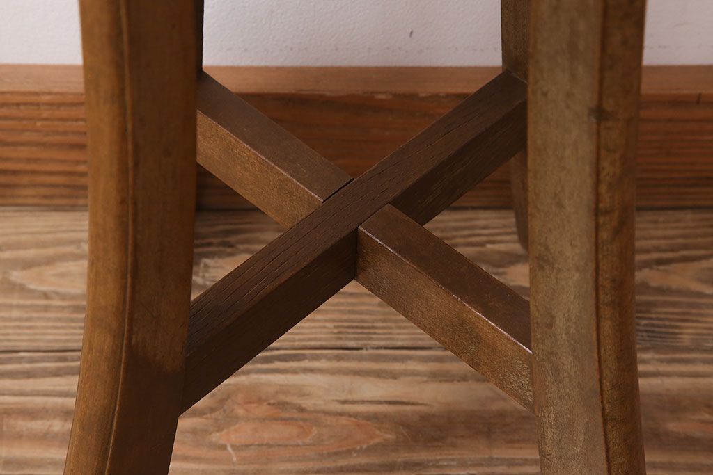 アンティーク家具　シンプルデザイン　アンティークの丸型スツール(3)