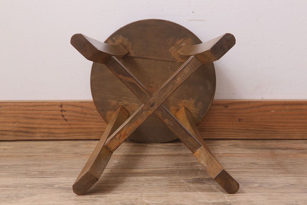 アンティーク家具　シンプルデザイン　アンティークの丸型スツール(3)