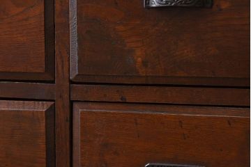アンティーク家具　前面栓材　古い木製のアンティーク薬箪笥(引き出し)