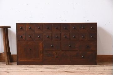 アンティーク家具　古い木製のアンティーク薄型薬箪笥(引き出し)