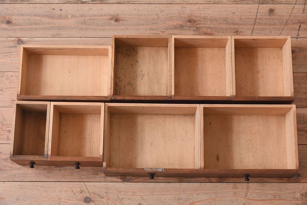 アンティーク家具　古い木製のアンティーク薄型薬箪笥(引き出し)