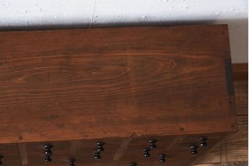 アンティーク家具　古い木製のアンティーク薄型薬箪笥(引き出し)