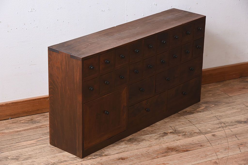 アンティーク家具　古い木製のアンティーク薄型薬箪笥(引き出し)