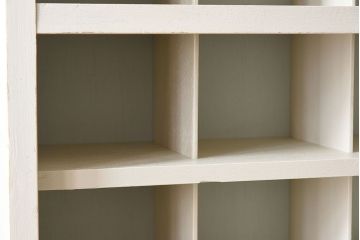 アンティーク家具　アンティークペイント　マス目棚付き!縦型キャビネット(収納棚、飾り棚)