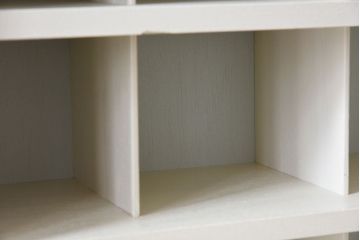 アンティーク家具　アンティークペイント　マス目棚付き!縦型キャビネット(収納棚、飾り棚)