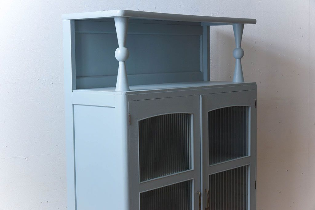 アンティーク家具　モールガラス入り!アンティークのペイント本箱(ブックケース)