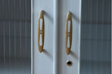 アンティーク家具　モールガラス入り!アンティークのペイント本箱(ブックケース)