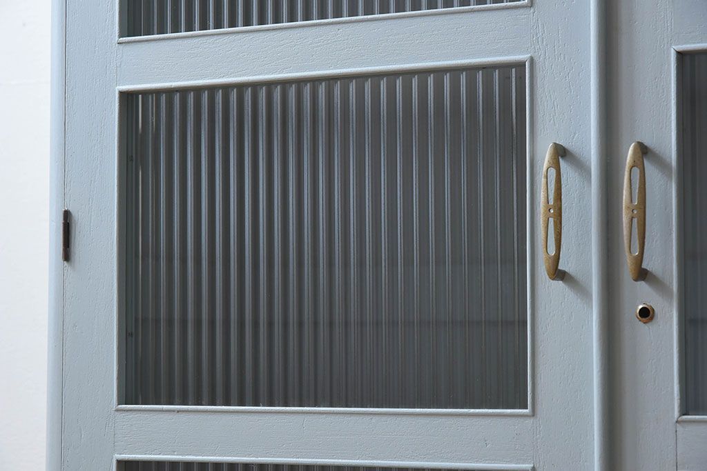 アンティーク家具　モールガラス入り!アンティークのペイント本箱(ブックケース)