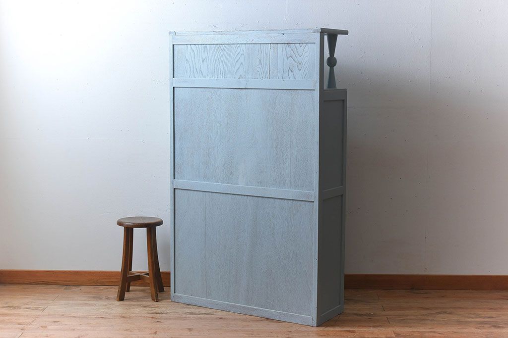 アンティーク家具　モールガラス入り!アンティークのペイント本箱(ブックケース)