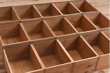 アンティーク家具　前面栓材　古い木製のアンティーク薬箪笥(引き出し)(2)