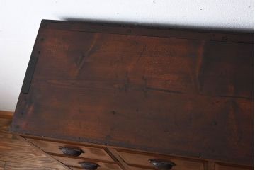 アンティーク家具　前面栓材　古い木製のアンティーク薬箪笥(引き出し)(2)