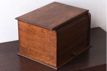 アンティーク雑貨　オーク材　木製シャッター付き!小ぶりなアンティーク小引き出し