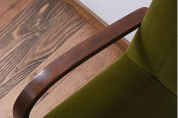 レトロ家具　ブナ材　シンプルでレトロなアンティーク1人掛けアームソファ(1)