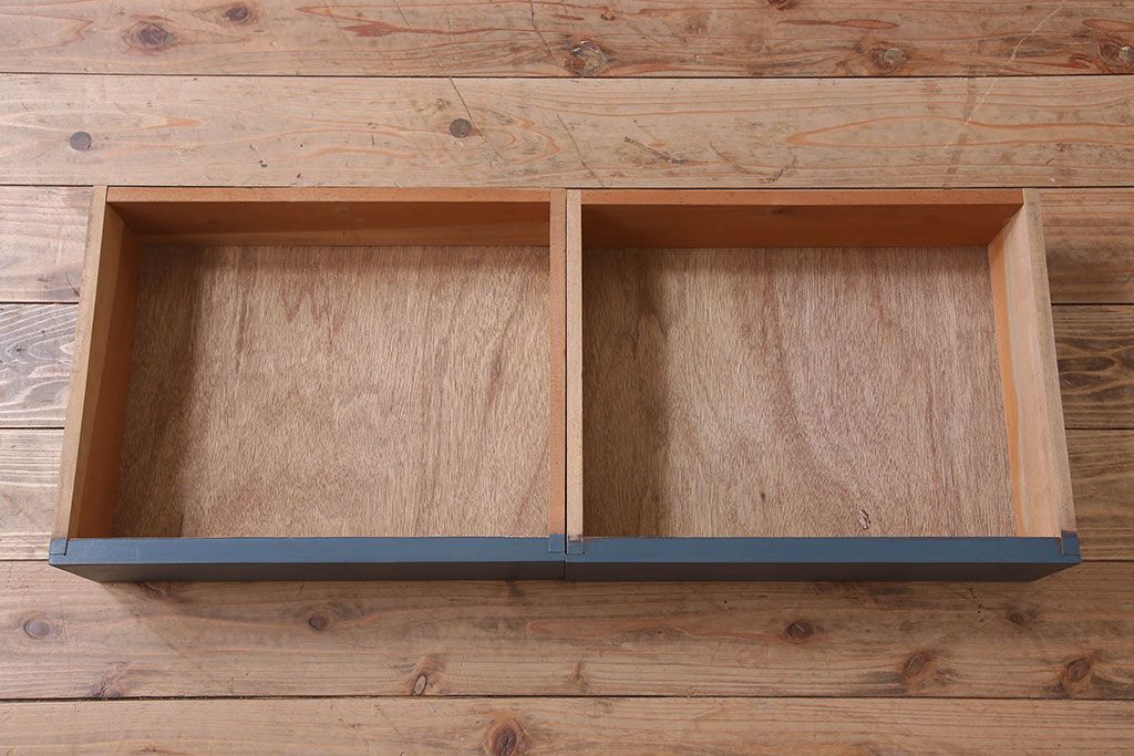 レトロ家具　昭和レトロ　チェッカーガラス入り!ペイント本箱