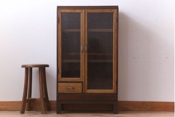 レトロ家具　気泡ガラス入り　脚付き!レトロなアンティーク本箱(ブックケース)