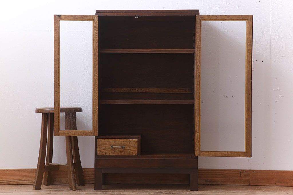 レトロ家具　気泡ガラス入り　脚付き!レトロなアンティーク本箱(ブックケース)