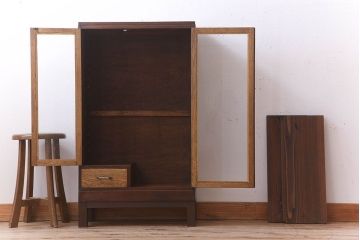 レトロ家具　気泡ガラス入り　脚付き!レトロなアンティーク本箱(ブックケース)