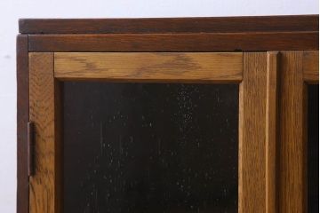 レトロ家具　気泡ガラス入り　脚付き!レトロなアンティーク本箱(ブックケース)