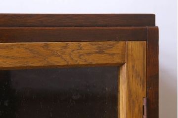 レトロ家具　気泡ガラス入り　脚付き!レトロなアンティーク本箱(ブックケース)