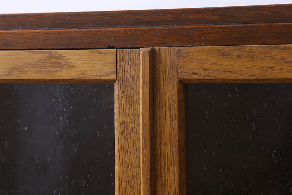 レトロ家具　気泡ガラス入り　脚付き!レトロなアンティーク本箱(ブックケース)