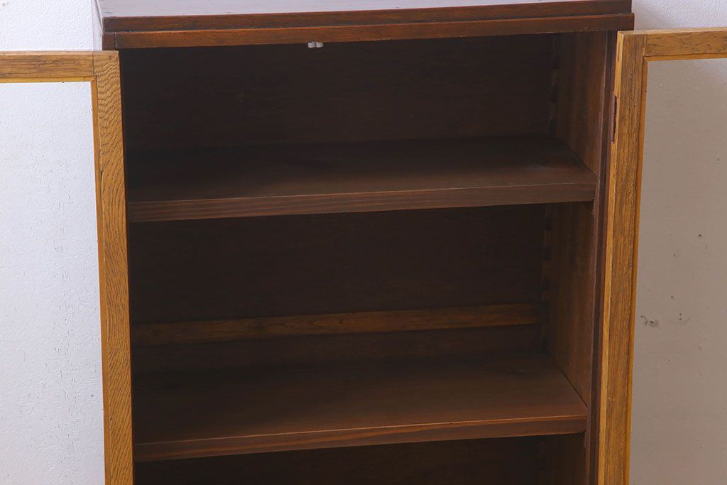 レトロ家具　気泡ガラス入り　脚付き!レトロなアンティーク本箱(ブックケース)