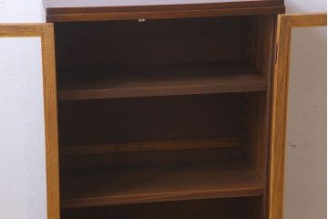 レトロ家具　気泡ガラス入り　脚付き!レトロなアンティーク本箱(ブックケース)