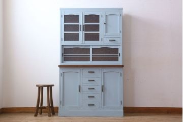 アンティーク家具　作業台付き　水色ペイントのおしゃれなアンティークカップボード