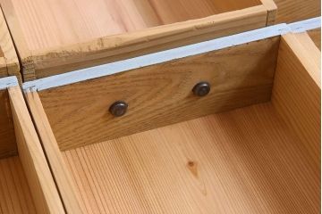 アンティーク家具　作業台付き　水色ペイントのおしゃれなアンティークカップボード