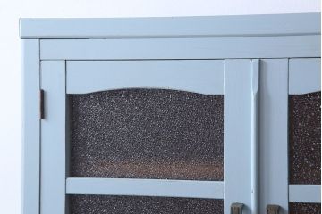 アンティーク家具　作業台付き　水色ペイントのおしゃれなアンティークカップボード