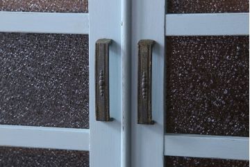 アンティーク家具　作業台付き　水色ペイントのおしゃれなアンティークカップボード