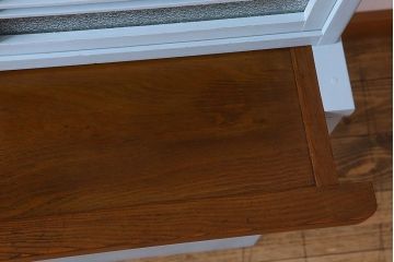 アンティーク家具　作業台付き　水色ペイントのおしゃれなアンティークカップボード