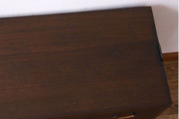 アンティーク家具　シンプルな衣装箪笥の鉄脚ローボード(ローチェスト)