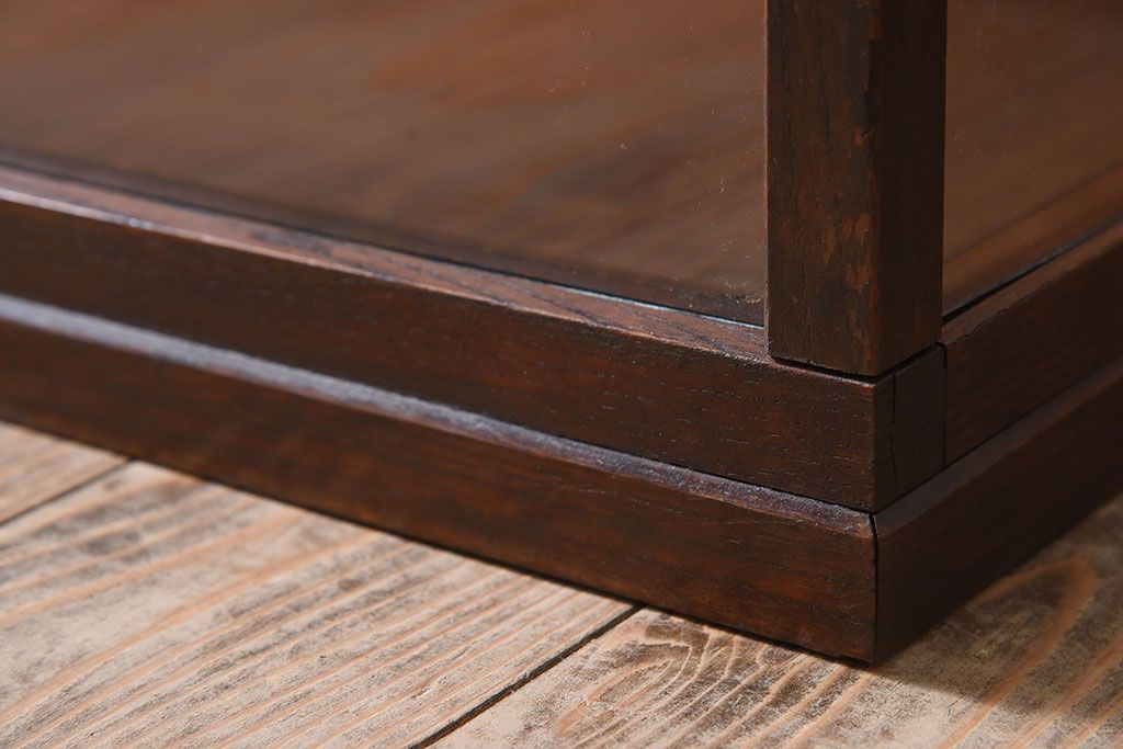 アンティーク家具　アンティーク　欅材　上蓋開き扉の小ぶりな横型ガラスケース(1)