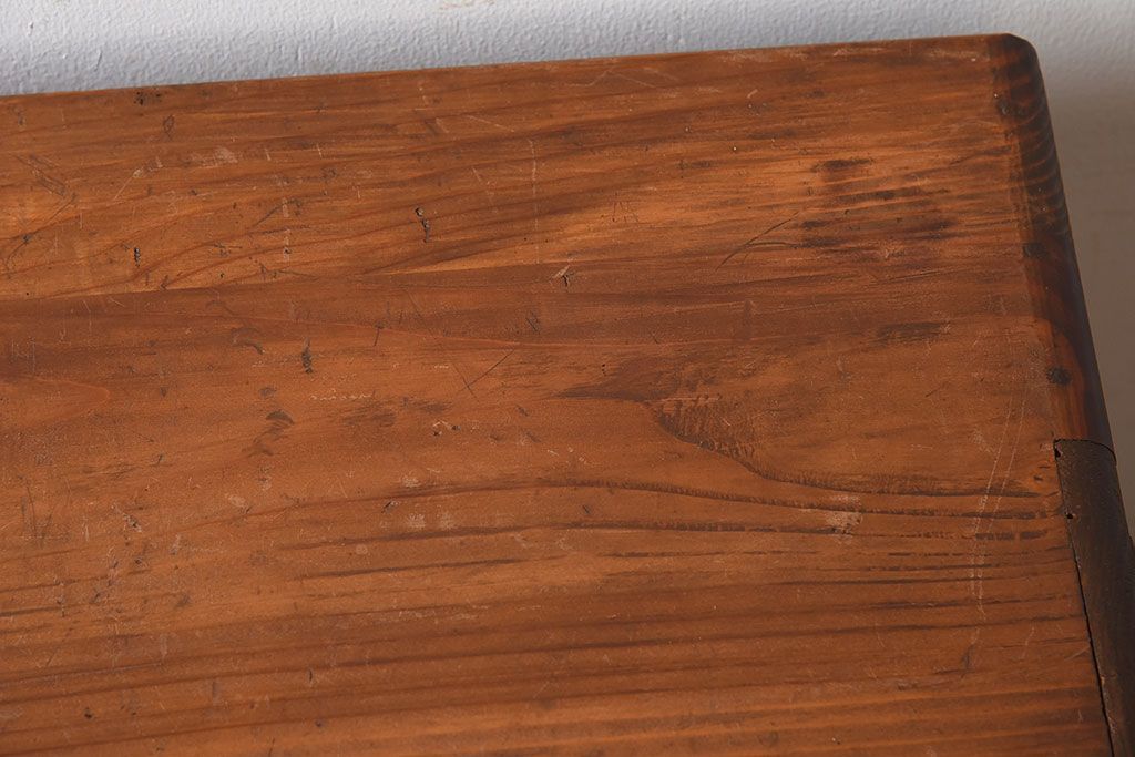 アンティーク家具　ダイヤガラス引き戸　小ぶりなアンティーク収納棚