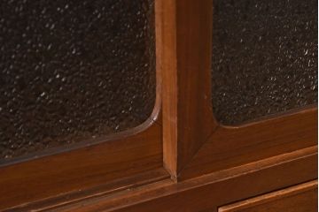 アンティーク家具　ダイヤガラス引き戸　小ぶりなアンティーク収納棚