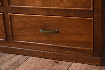 アンティーク家具　ダイヤガラス引き戸　小ぶりなアンティーク収納棚