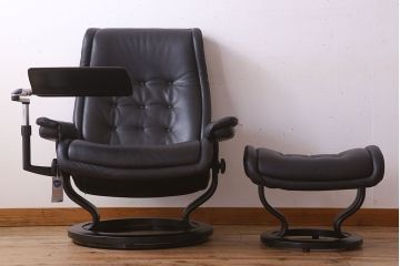 中古美品　EKORNES(エコーネス)　ロイヤルシリーズ　ストレスレスチェア・オットマン(テーブル付き)