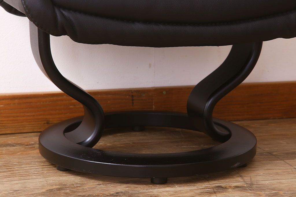 中古美品　EKORNES(エコーネス)　ロイヤルシリーズ　ストレスレスチェア・オットマン(テーブル付き)