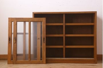 アンティーク家具　モールガラス引き戸　ブナ材　小ぶりなアンティーク収納棚