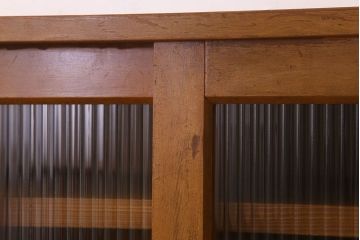 アンティーク家具　モールガラス引き戸　ブナ材　小ぶりなアンティーク収納棚
