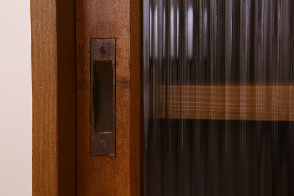 アンティーク家具　モールガラス引き戸　ブナ材　小ぶりなアンティーク収納棚