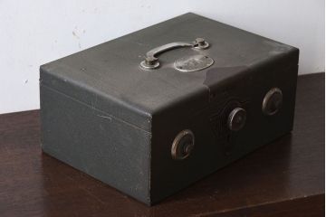 アンティーク雑貨　ジャンク品　昭和レトロ　三洋電機株式会社　古い手提げ金庫